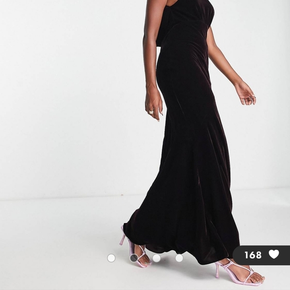 Wine Colored Velvet Gown - Picture 3 of 9